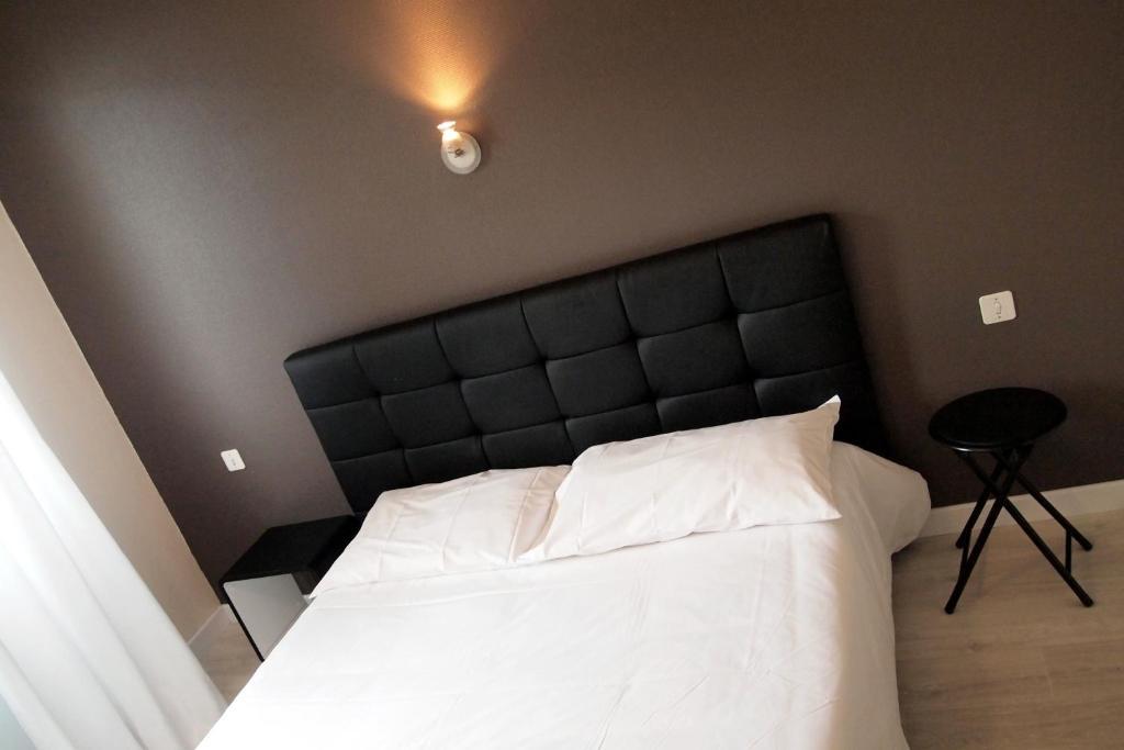 Hotel Le Rohu Séné Dış mekan fotoğraf
