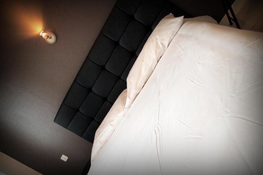 Hotel Le Rohu Séné Oda fotoğraf