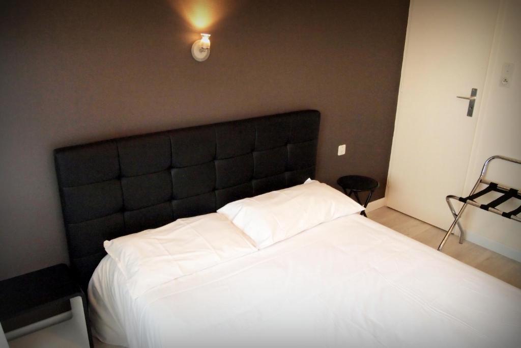 Hotel Le Rohu Séné Dış mekan fotoğraf