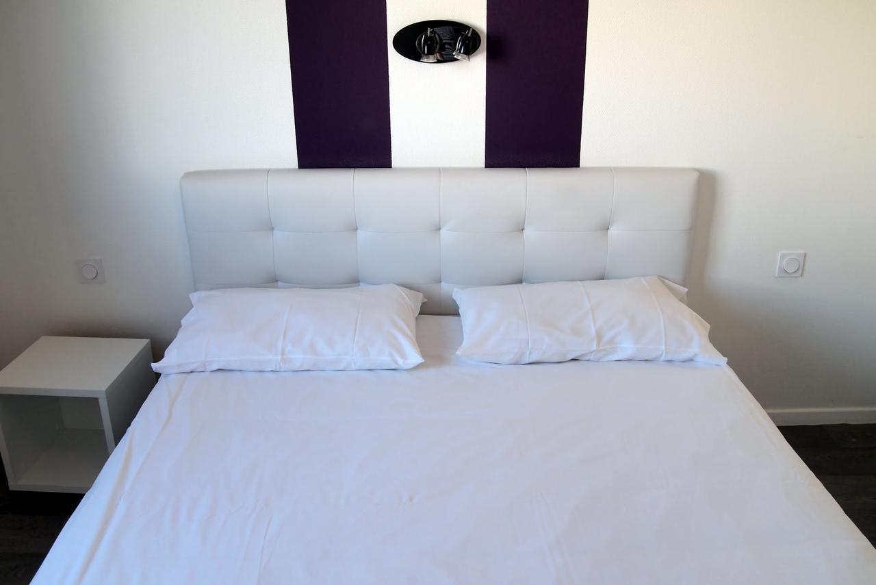 Hotel Le Rohu Séné Dış mekan fotoğraf