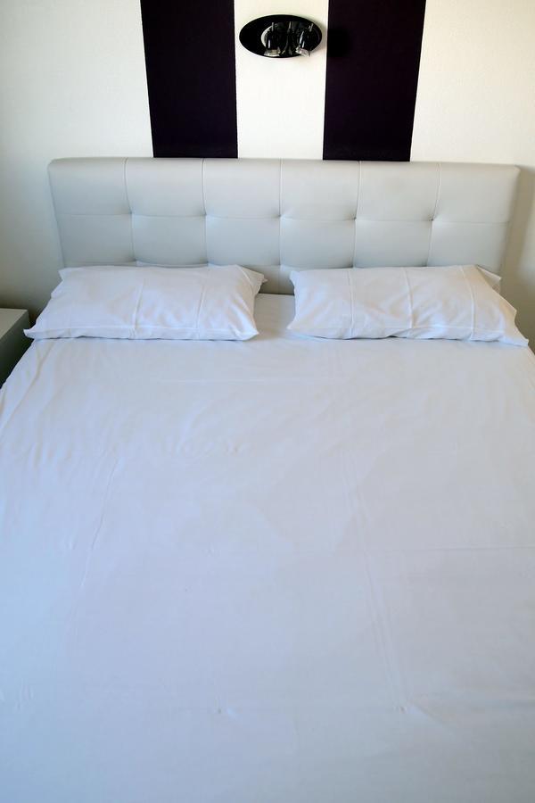 Hotel Le Rohu Séné Dış mekan fotoğraf